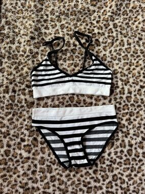 Black and White Striped Bralette Set NWT juniors small